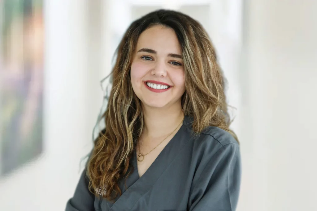 Ramah Alhallak – Zahnärztin bei DEIN DENTAL Neu-Ulm